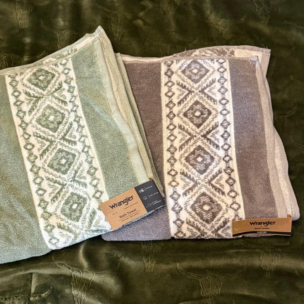 Wrangler Bath Towel Set 2 Pc NEW Paxton Gray and Green Geometric Cotton